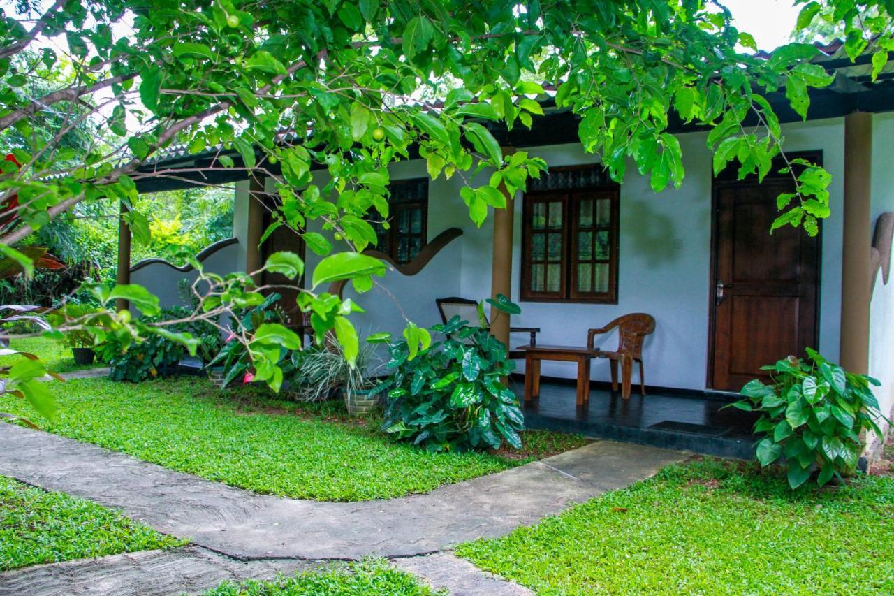 Nimsara Lodge Сігірія Екстер'єр фото