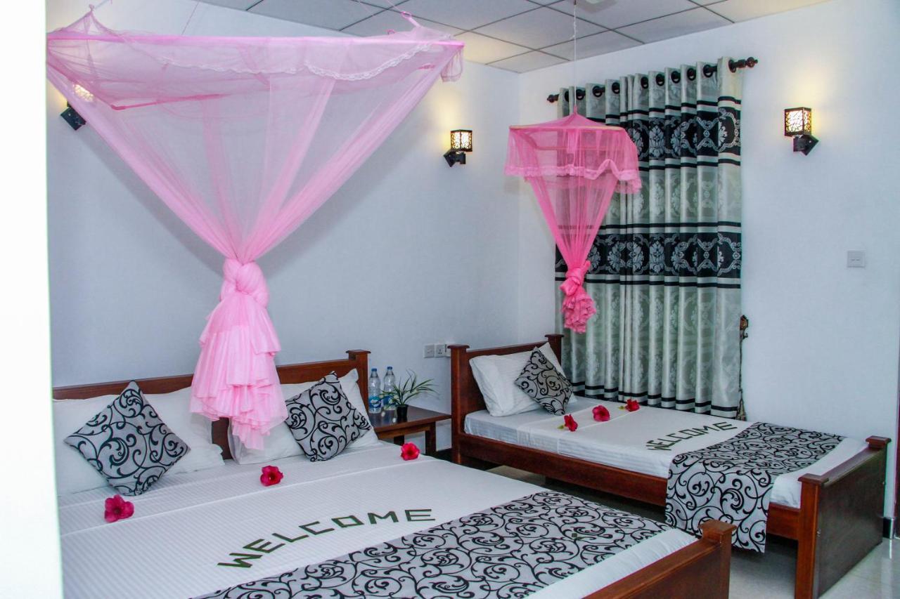 Nimsara Lodge Сігірія Екстер'єр фото