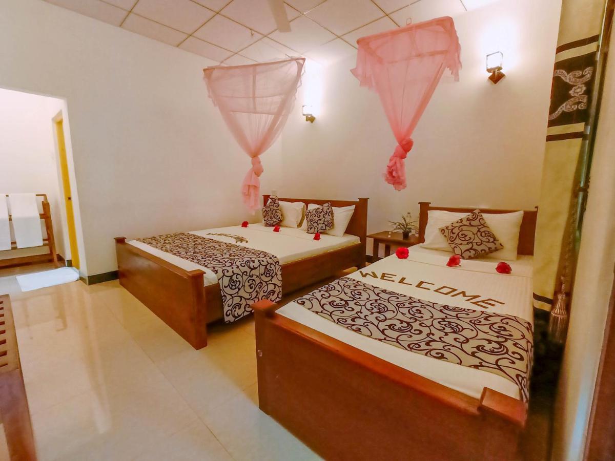 Nimsara Lodge Сігірія Екстер'єр фото